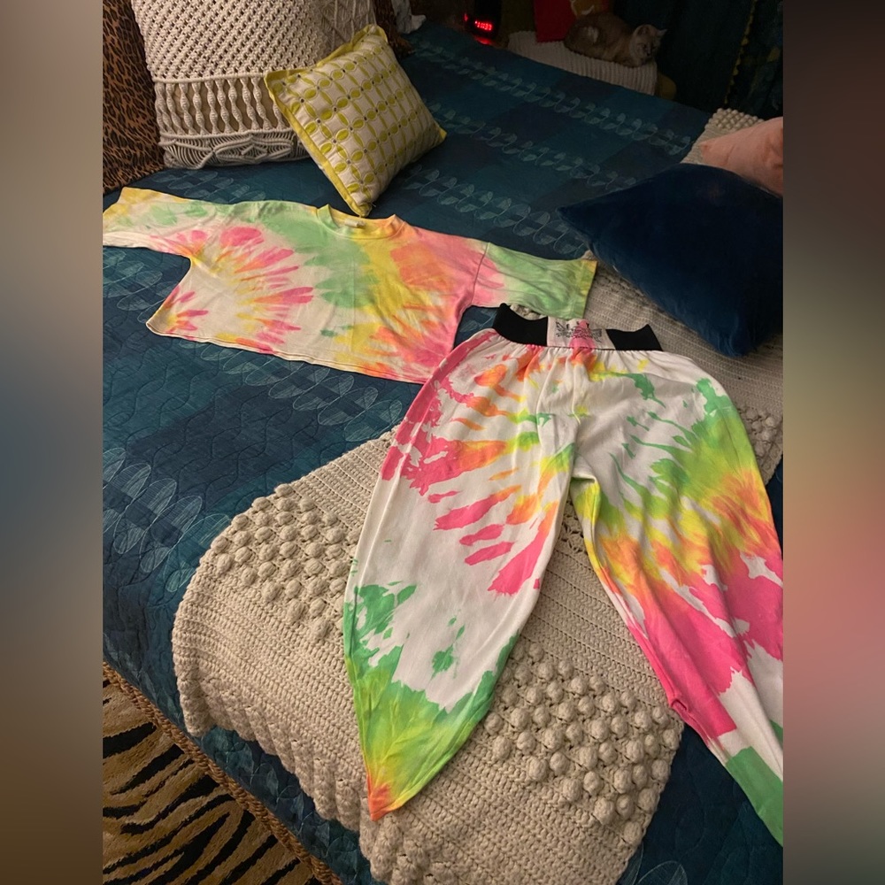 Vintage 90s tye dye Women’s outfit